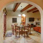 5 Bedroom Farmhouse With Private Pool & Views