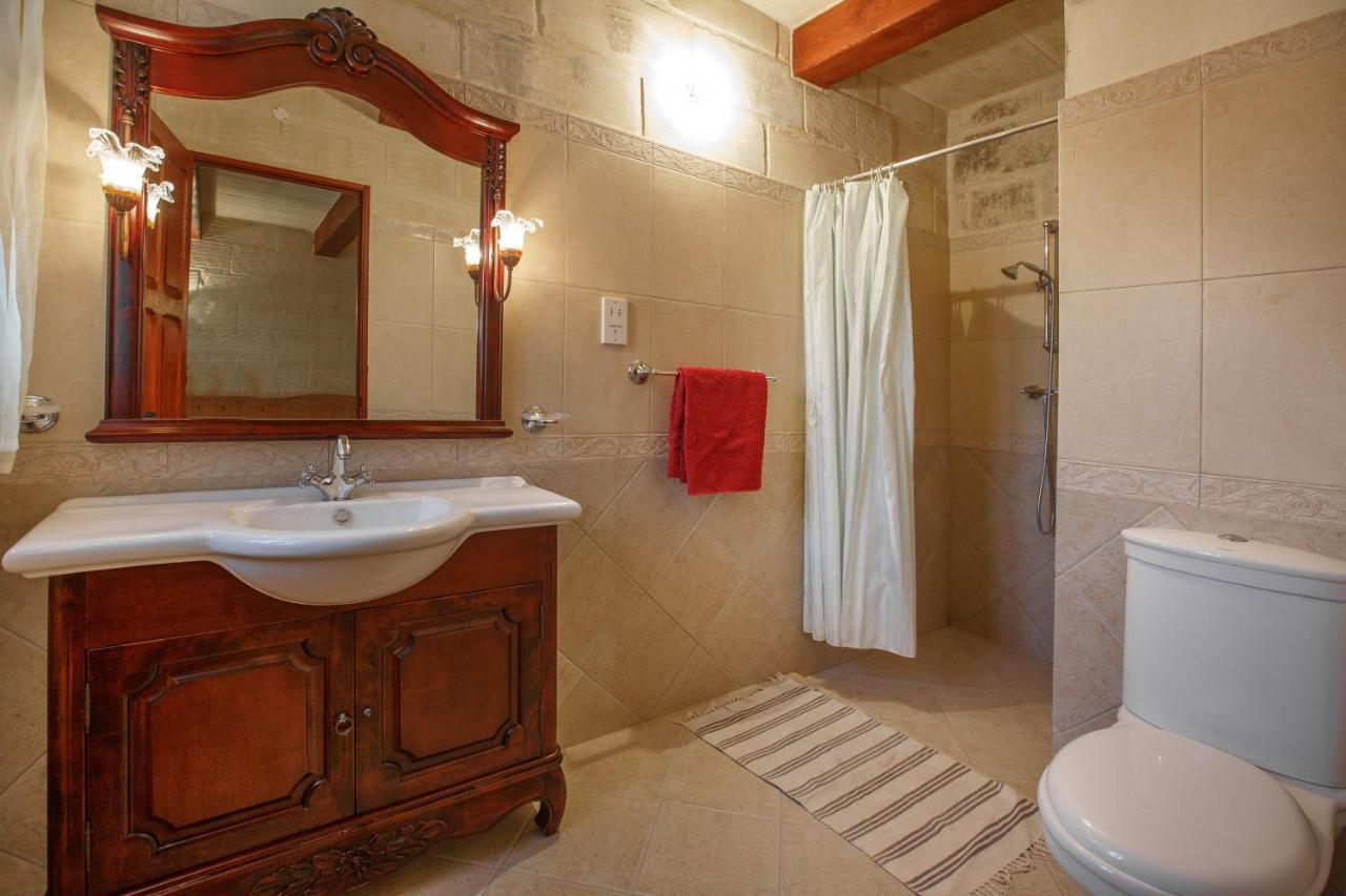 5 Bedroom Farmhouse With Private Pool & Views Dom wakacyjny Għarb