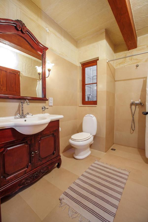 5 Bedroom Farmhouse With Private Pool & Views Dom wakacyjny Għarb