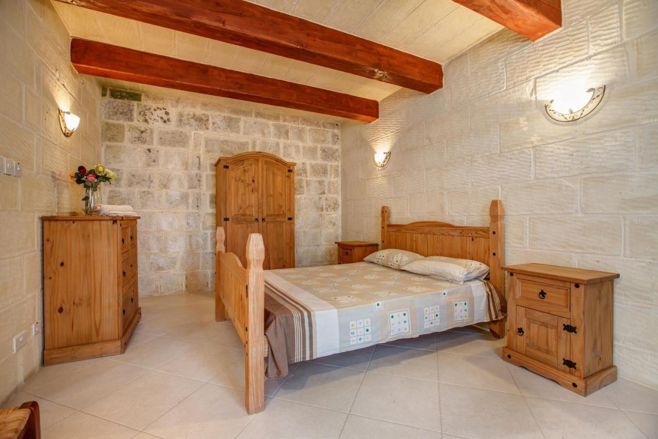 5 Bedroom Farmhouse With Private Pool & Views Dom wakacyjny